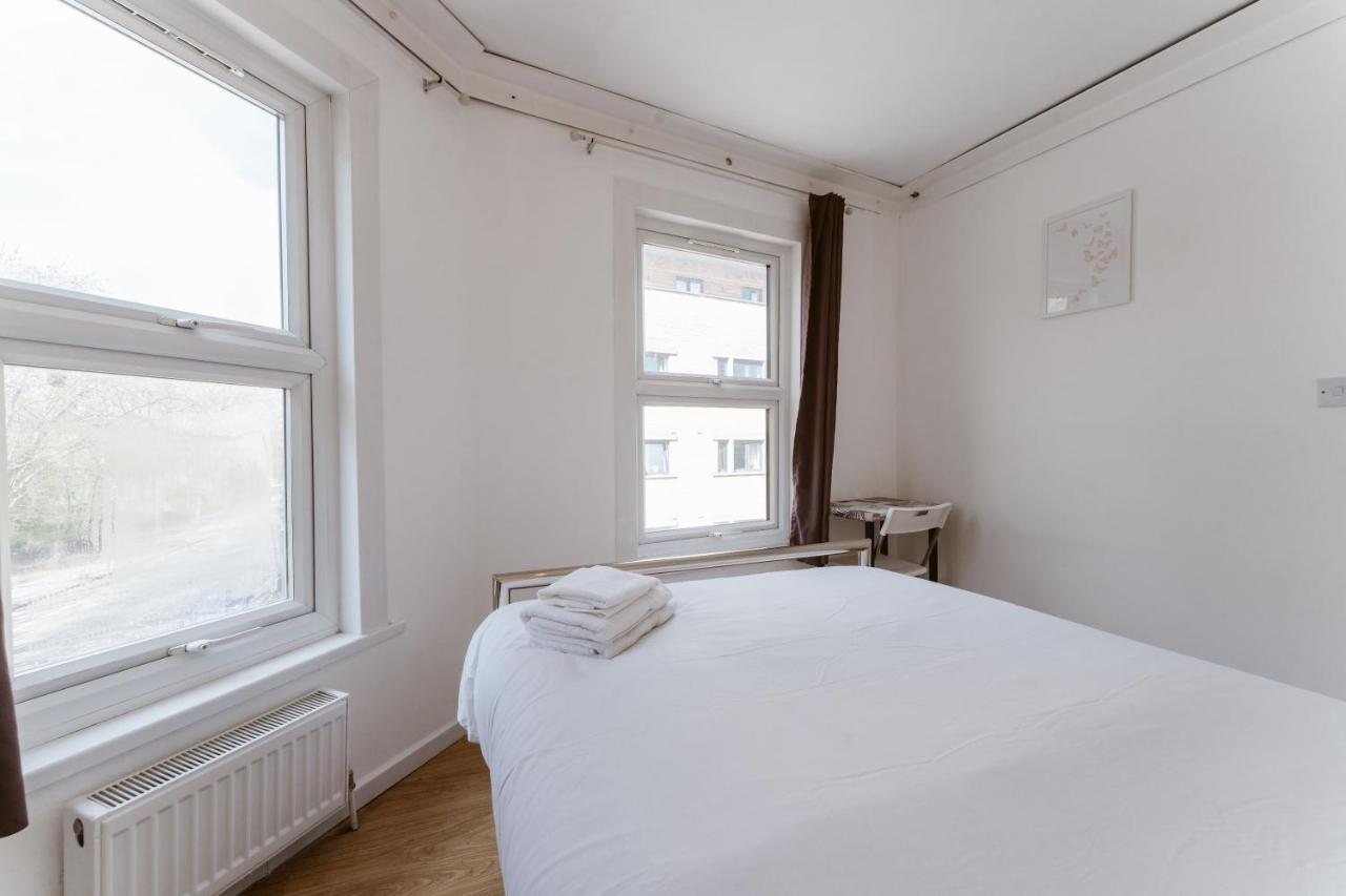 Mile End Double Rooms 27 Guest House London Eksteriør bilde