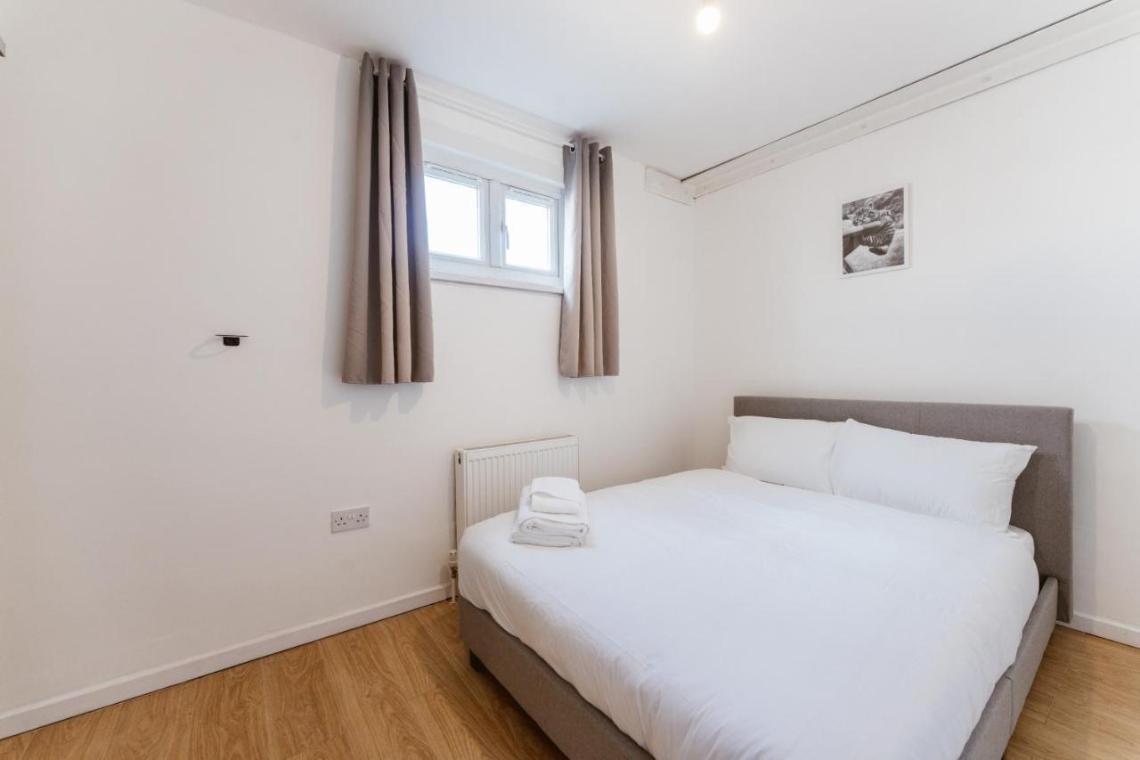 Mile End Double Rooms 27 Guest House London Eksteriør bilde